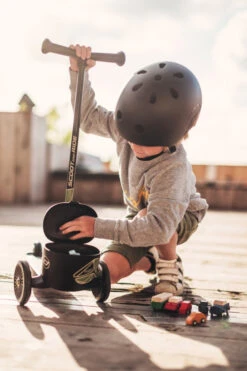 Scoot And Ride Green Lines Highwaykick 2 Step SR-96525 15 Scoot And Ride Green Lines Highwaykick 2 Step SR-96525 -Babyproducten Scoot and Ride Green Lines Highwaykick 2 Step SR 96525 .sfeer 2