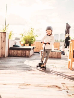 Scoot And Ride Leopard Highwaykick 2 Step SR-96524 17 Scoot And Ride Leopard Highwaykick 2 Step SR-96524 -Babyproducten Scoot and Ride Leopard Highwaykick 2 Step SR 96524 .sfeer 1