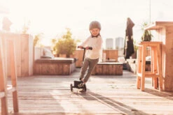 Scoot And Ride Zebra Highwaykick 2 Step SR-96523 -Babyproducten Scoot and Ride Zebra Highwaykick 2 Step SR 96523 .sfeer 4