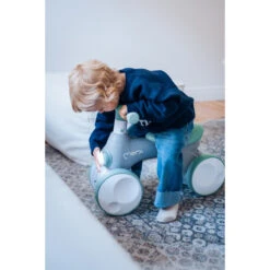 Momi Tobis Pink Ride-On Bubbles Loopfiets ROBI00042 26 Momi Tobis Pink Ride-On Bubbles Loopfiets ROBI00042 -Babyproducten momi tobis loopfiets sfeer3