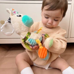 Playgro Sensory Friends Lupe Llama Buggyspeeltje P0188470 9 Playgro Sensory Friends Lupe Llama Buggyspeeltje P0188470 -Babyproducten playgro sensory friends lupe llama buggyspeeltje p0188470 .3